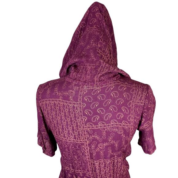 Earthbound Trading Co Maroon Crepe Gold Print Hooded Short Sleeve Romper - Picture 6 of 9